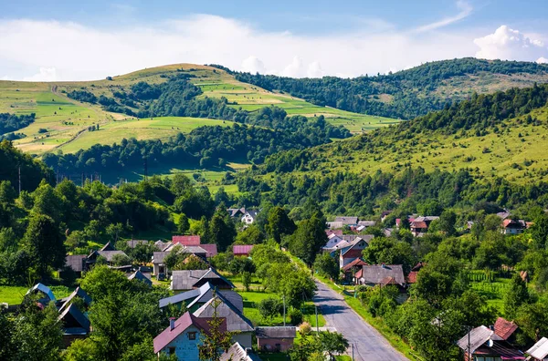 Straße Durch Das Dorf Den Karpaten Vogelperspektive Auf Schöne Ländliche — Stockfoto