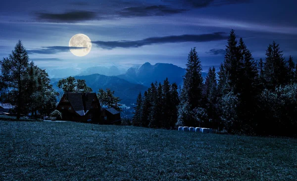 Hermoso Paisaje Las Montañas Tatra Noche Luz Luna Llena Ubicación — Foto de Stock