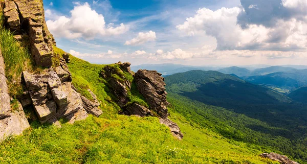 Beaux Paysages Montagne Été Magnifique Vue Falaise Rocheuse Dans Vallée — Photo