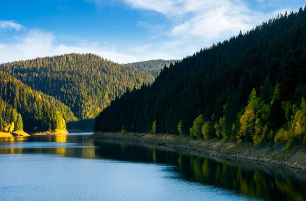 Reservatório Armazenamento Montanha Nascer Sol Bela Paisagem Início Outono — Fotografia de Stock