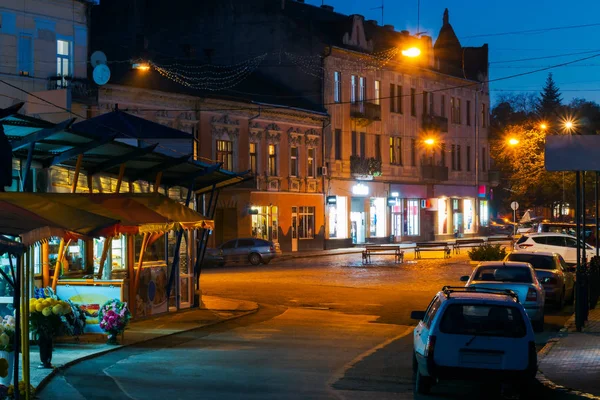 Пустой Площади Петефи Вечером Красивый Городской Пейзаж Ужгорода — стоковое фото