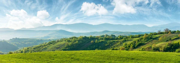 Romanya Nın Güzel Kırsal Kesiminin Manzarası Güneşli Bir Öğleden Sonra — Stok fotoğraf