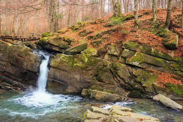 Small forest waterfall in autumn — Stock Photo, Image