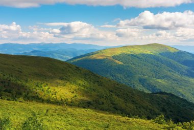 yaz öğleden sonra güzel dağ manzara