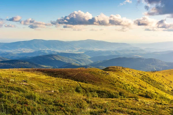 Günbatımı güzel yaz dağ manzara — Stok fotoğraf