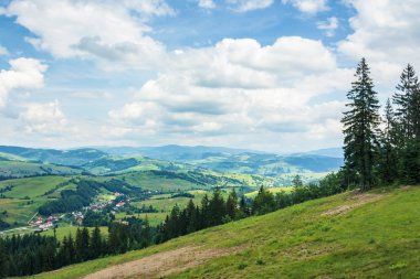 Yazın güzel dağ manzarası