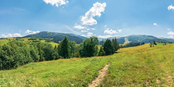 Panorama of beautiful countryside in mountains — Stock Photo, Image