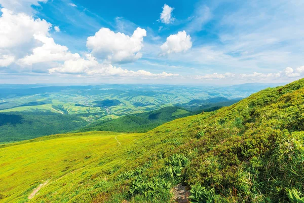 Wonderful mountain landscape in summer — Stock Photo, Image