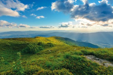 dağlarda yaz günbatımı