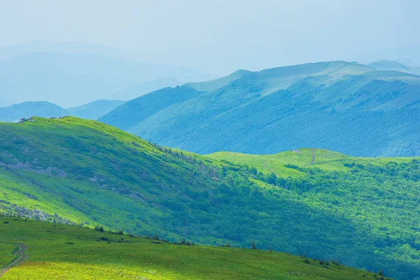 çimenli Hills güzel dağ manzarası