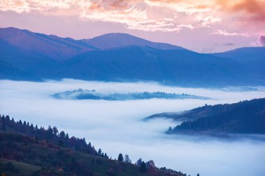 şafakta dağlarda harika sonbahar kırsal