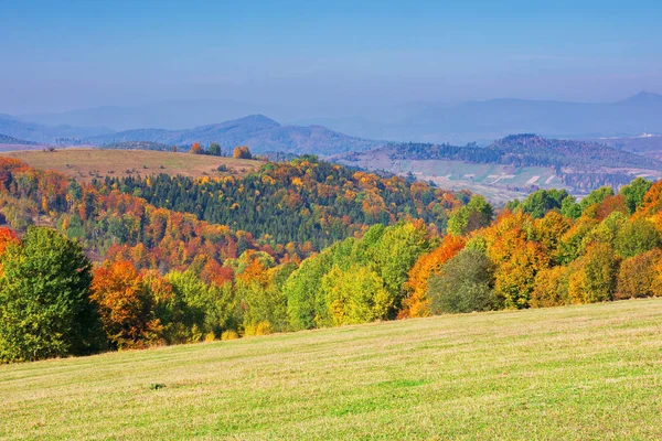 Bela paisagem de montanha outono — Fotografia de Stock