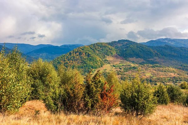 Beautiful mountain landscape in autumn — Stock Photo, Image
