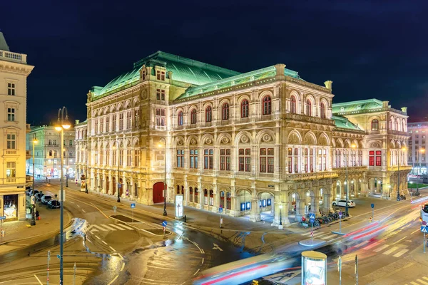 Венский государственный оперный театр в Австралии ночью — стоковое фото