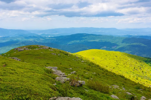 Wonderful Mountain Landscape Summer Beauty Nature Green Blue Meadows Rolling — Stock Photo, Image