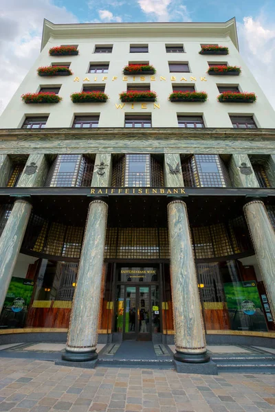 Vienna Austria Oct 2019 Entrada Para Raiffeisenbank Wien Michaelerplatz Centro — Fotografia de Stock