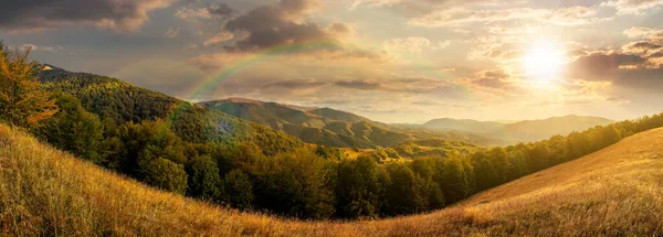 Bergigt Landskap Vid Solnedgången Vackert Panorama Över Karpaterna Dal Borzhava — Stockfoto