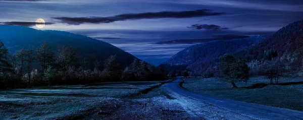 Route Serpentant Dans Vallée Campagne Nuit Magnifique Paysage Automne Dans — Photo