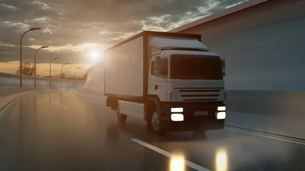 Delivery Truck vezetés egy autópályán napnyugtakor megvilágított egy ragyogó narancssárga Sunburst alatt baljós felhős ég. 3D renderelés — Stock Fotó