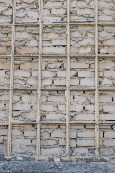 Tapeta Mur Cegły Bary Pokryte Cegła Okna — Zdjęcie stockowe