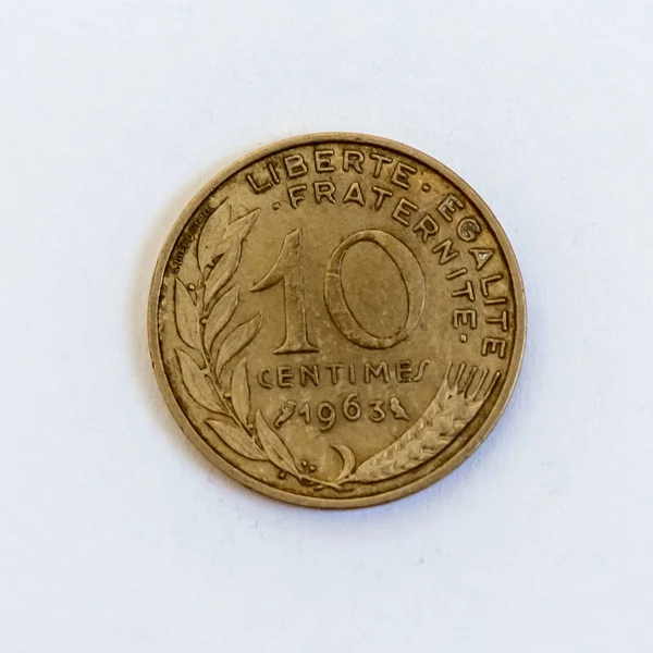 10生丁法国1963个硬币在白色背景 — 图库照片