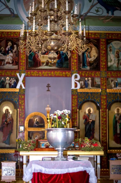 Altar Lámpara Araña Interior Iglesia — Foto de Stock