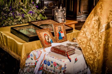 Dnipro, Ukrayna 15 Ağustos 2017: Ortodoks Kilisesi düğün sunak