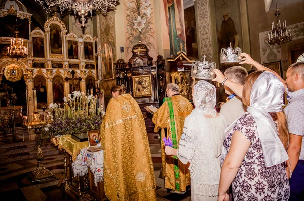 Dnipro Ucrania Agosto 2017 Boda Iglesia Ortodoxa —  Fotos de Stock