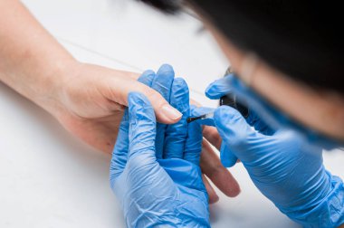 Manikür, uzantıları, ana boyalar çivi çivi