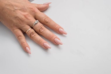 Manikür, ana eğe talaşı çivi bir tırnak törpüsü ile