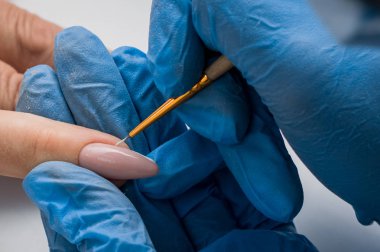 Manikür, ana eğe talaşı çivi bir tırnak törpüsü ile