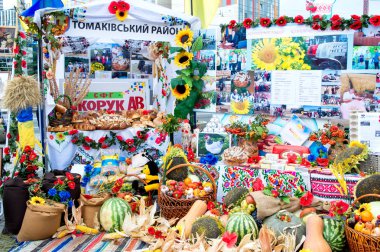 Dnipro, Ukrayna - 24 Ağustos 2018: Ukrayna'nın bağımsızlık günü halk el sanatları