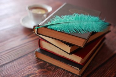 eski kitap ve çay