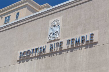 Knoxville, Tn/ABD - 4 Haziran 2018: Scottish Rite Tapınağı dış ve logosu. Scottish Rite bir kardeşlik örgütü ve ücretsiz duvar parçası olduğunu.