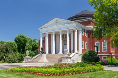 Louisville, Ky/ABD 3 Haziran 2018: Grawemeyer Hall, Louisville Üniversitesi kampüsünde.