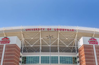 Louisville, Ky/ABD 3 Haziran 2018: Kardinal Stadyumu Louisville Üniversitesi kampüsünde.