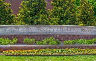 Knoxville, Tn/ABD 4 Haziran 2018: Giriş ve geçit Tennessee Üniversitesi Kampüs.