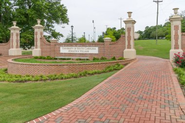 Columbia, Sc/ABD 5 Haziran 2018: University of South Carolina atletizm köyü girişi University of South Carolina kampüsünde.