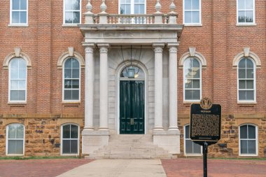 Fayetteville, Ar/ABD - 8 Haziran 2018: Üniversite Binası'nda Arkansas Üniversitesi kampüsünde eski ana.