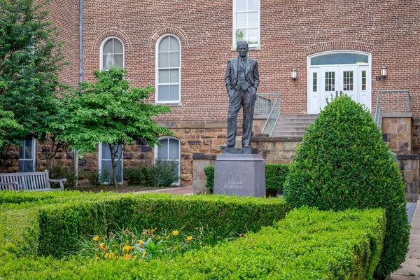 Fayetteville Usa Junio 2018 Estatua William Fulbright Campus Universidad Arkansas — Foto de Stock