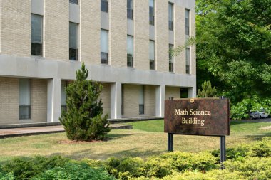Columbia, Mo/ABD - 9 Haziran 2018: Matematik bilim binası, Missouri Üniversitesi kampüsünde.