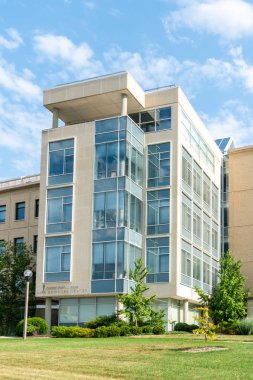 Columbia, Mo/ABD - 9 Haziran 2018: Christopher S. Bond Yaşam Bilimleri Merkezi Missouri Üniversitesi kampüsünde.