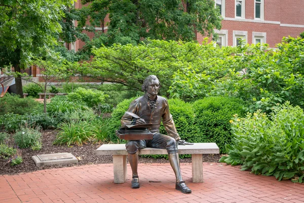 哥伦比亚 莫埃乌萨 2018年6月8日 托马斯 杰斐逊雕像在密苏里大学的校园 — 图库照片