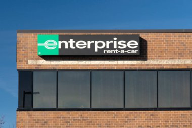 St. Paul, Mn/Amerika Birleşik Devletleri - 18 Kasım 2018: Kurumsal Araç Kiralama ön ve işareti. Enterprise Rent-A-Car Amerika Birleşik Devletleri'nde merkezi bulunan bir araba kiralama firmasıdır.