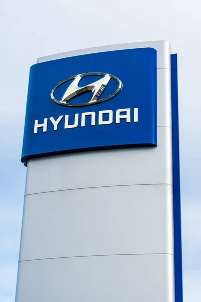 Bloomington Usa Noviembre 2018 Firma Concesionario Automóviles Hyundai Logotipo Marca —  Fotos de Stock