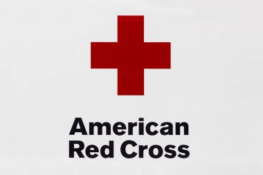 Hudson, kablosuz/ABD - 7 Mayıs 2018: Amerikan Kızıl Haç logosunu görmeniz gerekir. Amerikan Ulusal Kızılhaçı Amerika Birleşik Devletleri'nde acil yardım sağlayan bir insani organizasyondur.