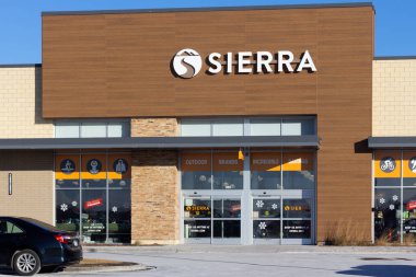 Woodbury, Mn/Amerika Birleşik Devletleri - 19 Ocak 2019: Sierra ticaret merkezi perakende mağaza dış ve ticari marka logosu. Sierra Trading Post bir perakendeci off-price mal olduğunu.