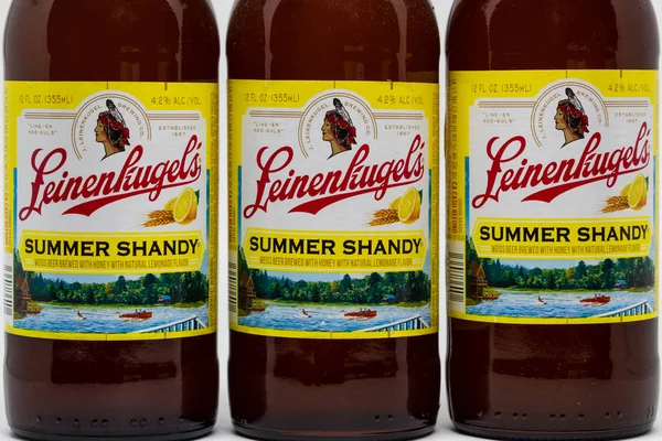 Paul Usa Února 2019 Seskupení Tří Leinenkugel Letní Shandy Pivních — Stock fotografie