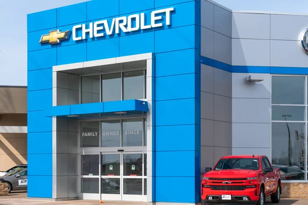 Chevrolet concesionario de automóviles y logotipo de marca —  Fotos de Stock