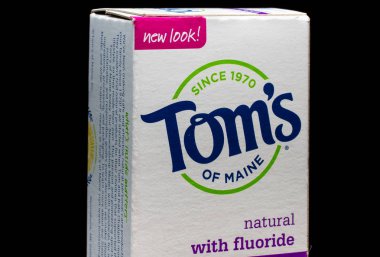 Tom's Maine Diş Macunu Konteyner ve Marka Logosu